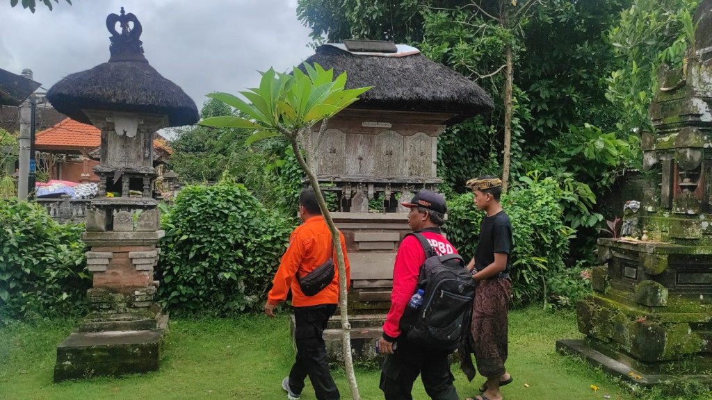 Tembok Penyengker dan Atap Balai Roboh di Banjar Lebah Pangkung, Desa Mengwi, Kecamatan Mengwi Tgl 31 Jan 2023